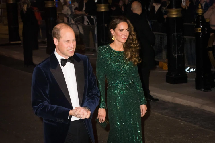  lei la futura regina Kate radiosa nellabito smeraldo riciclato
