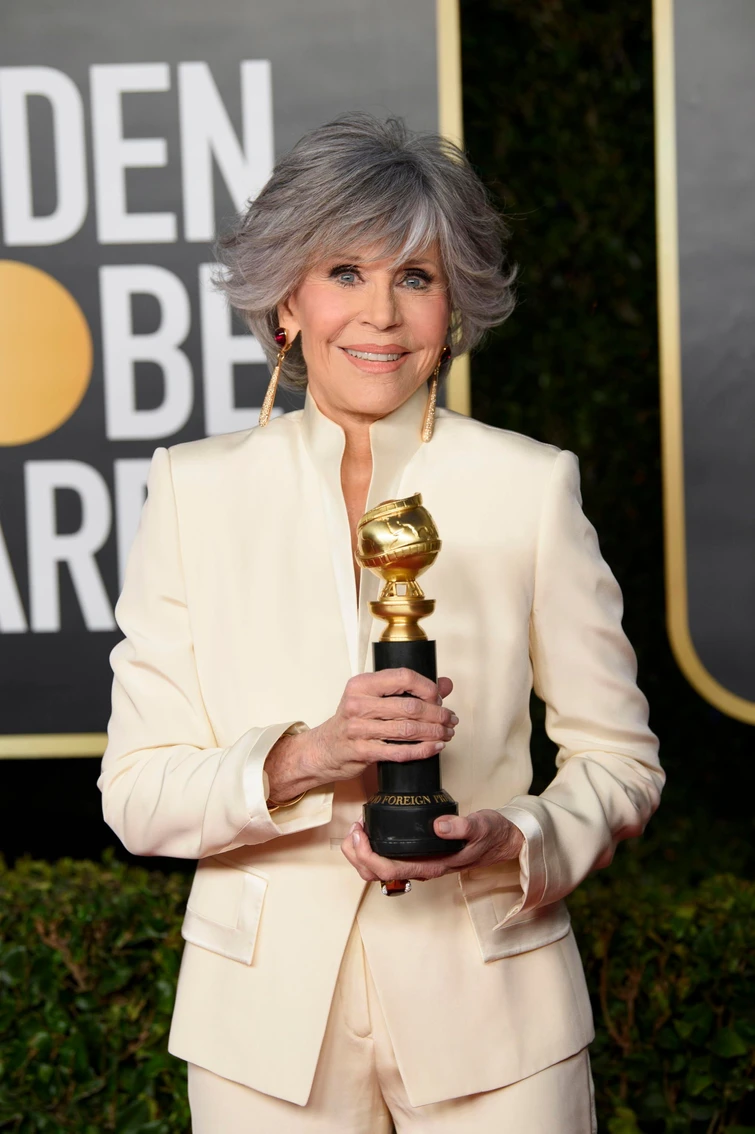 Jane Fonda compie 84 anni cambia taglio di capelli e ringiovanisce