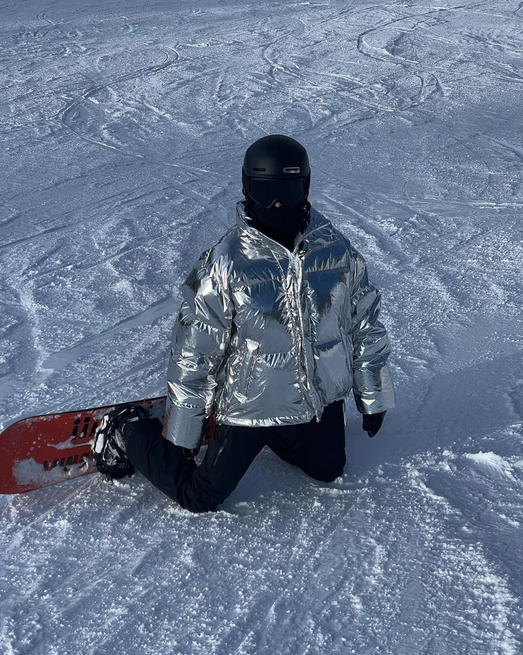 Kendall Jenner in costume sulla neve le immagini incredibili