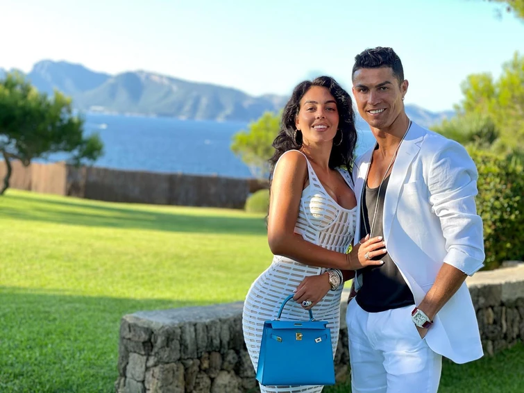Georgina Rodriguez da commessa a milionaria lincredibile svolta della moglie di Ronaldo