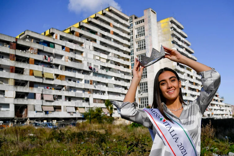 Miss Italia Zeudi Di Palma torna a casa la reazione della sua Scampia
