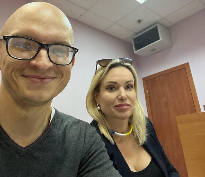 Marina Ovsyannikova la giornalista russa della protesta in tv svela Ho il cuore spezzato I colleghi hanno paura di me