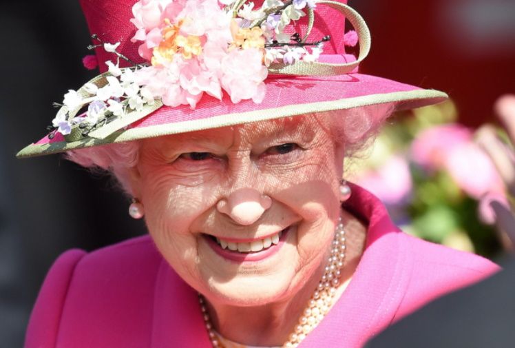 A 95 anni la regina Elisabetta si lancia negli affari ecco il suo nuovo e curiosissimo business