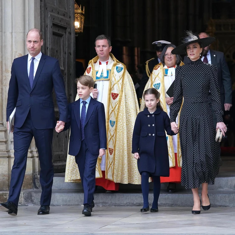 Alla messa per Filippo pienone di teste coronate ma la Regina Elisabetta si fa accompagnare dal figlio reietto