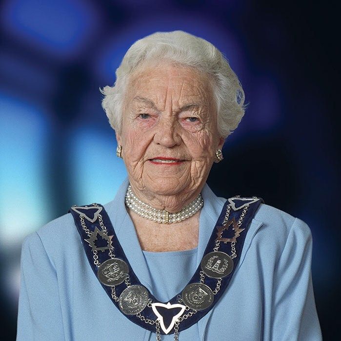 Hazel McCallion la vecchina che a 101 anni guida e supervisiona il più grande aeroporto del Canada