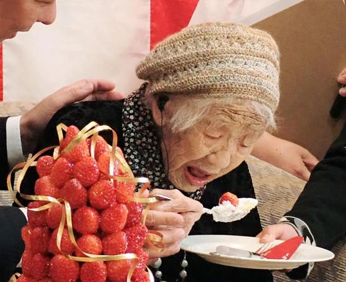 Compie 118 anni ecco qual è il segreto della donna più anziana del mondo