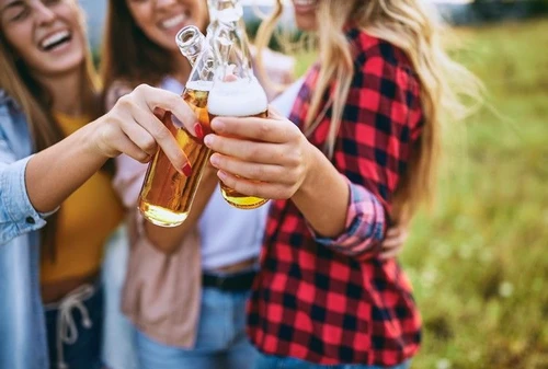 SOS alcool tra i teenager spezzare la spirale perversa che li inghiotte