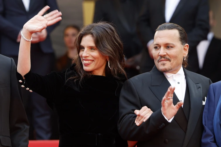 Scollature sfida fra Ambrosio ZetaJones ed Elle Fanning chi sono il re e la regina del red carpet di Cannes