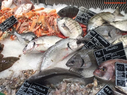 Scatta il fermo pesca di 30 giorni attenti ai prodotti stranieri e al pesce congelato spacciato per fresco