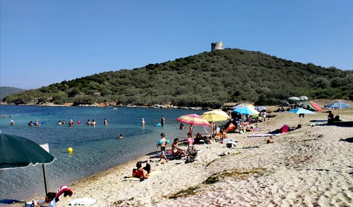 Piccoli gesti per grandi cambiamenti cento educatori ambientali nelle spiagge della Sardegna