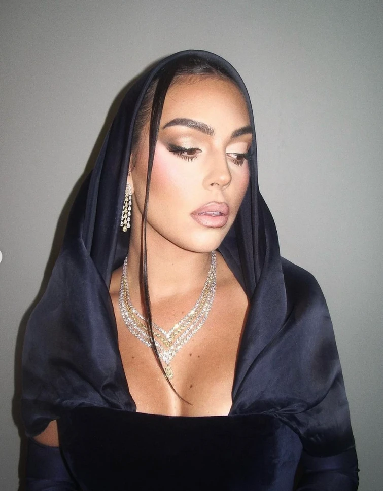 Georgina Rodriguez regina di Riyad il look mozzafiato le fa rischiare una multa