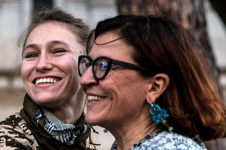 Giulia lex pilota italiana volontaria in Ucraina si sposa e fonda unassociazione umanitaria