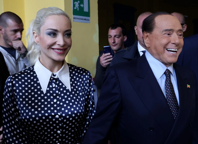 Berlusconi e le donne tra mogli famiglia e gaffe