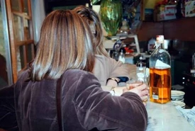 Alcol per le donne il pericolo è doppio ecco perché Quasi 8 milioni di italiani rischiano la dipendenza