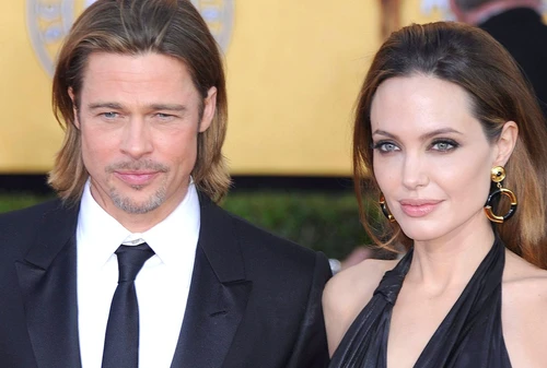 Angelina Jolie picchiata e insultata da Brad Pitt le rivelazioni shock della Cnn fanno luce sulla fine della coppia più bella