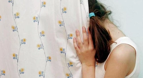 Niente aborto per una undicenne stuprata costretta al cesareo a rischio della vita