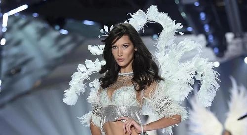Gli Angeli allinferno anche Bella Hadid accusa il patron di Victoria Secret di molestie