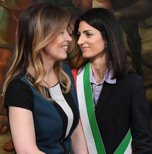 Virginia Raggi come Maria Elena Boschi Mi attaccano perché sono donna