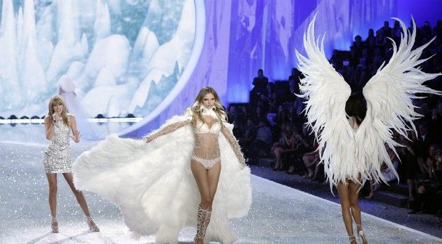 Tornano gli Angeli di Victorias Secret dopo 4 anni di stop le foto più belle
