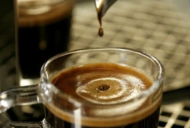 La caffeina è un agente antiobesità riduce laumento di peso