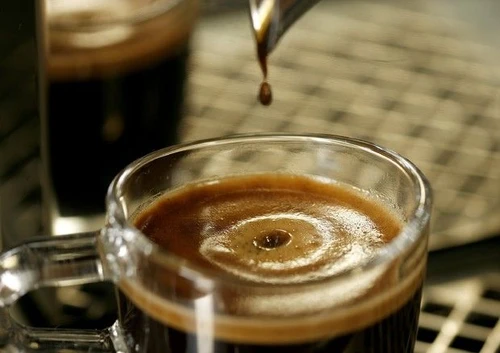 Beviamolo strano dimenticate il semplice espresso il caffè è cambiato ed è sempre più social