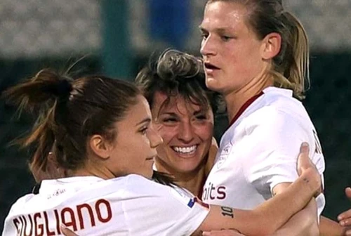 Serie A femminile la Roma rifila la manita alla Fiorentina la Juve stende il Milan