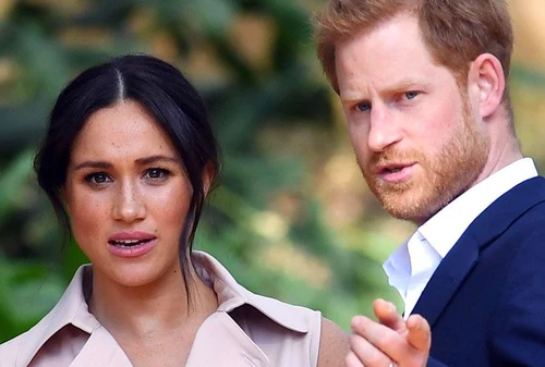 Harry e Meghan inguaiati da una biografia hard dopo lo strappo con la Regina ecco i retroscena della coppia