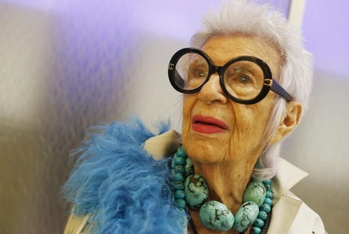 Non sei carina e non lo sarai mai ma hai stile addio allicona mondiale della moda che aveva appena compiuto 102 anni e mezzo