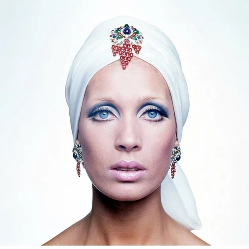 � morta Isa Stoppi supermodella degli anni 70 la donna più bella del mondo con due laghi al posto degli occhi