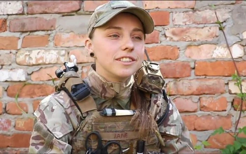 Comandante Jane la guerriera ucraina che combatte da 8 anni Voglio un futuro diverso per mio figlio