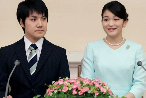 La principessa Mako dice addio al Giappone e finalmente sposa luomo che ama Per mi lui è insostituibile