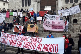 In Italia le donne sono davvero libere di abortire La risposta nei dati dei pochi consultori disponibili