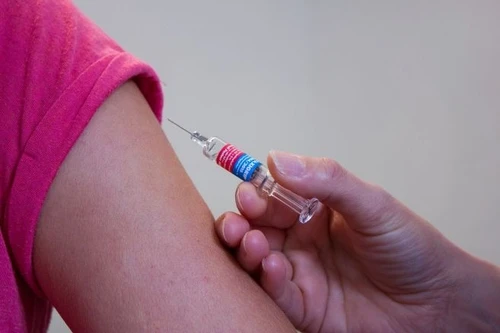 Cosa rischia chi non vaccina i figli