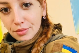 Morta Olena la medica militare ucraina che portò il figlio in salvo e tornò indietro a combattere