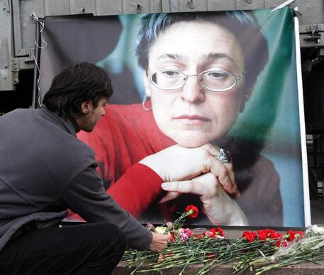 Vera Politkovskaja Non cè più stampa libera in Russia Se è valsa la pena che mia madre morisse No 