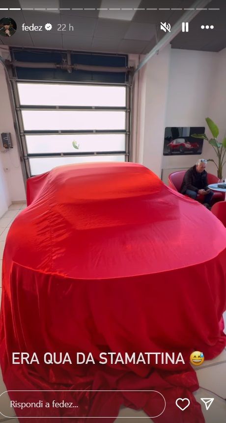 Fedez si compra la Ferrari Roma la prima consegnata in Italia ecco quanto costa
