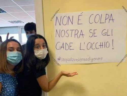 Protesta della minigonna il dibattito si accende Parietti No ad abiti succinti Mariotto Pure i maschi con la mini