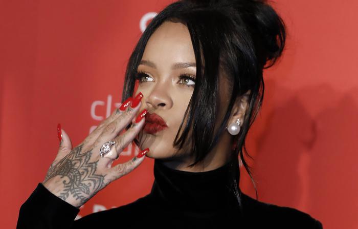 Dopo sette anni di assenza Rihanna invade il Super Bowl e fa una rivelazione 100 milioni di americani impazziti