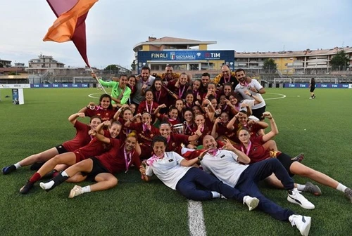 Giovanili femminili la Roma trionfa nel campionato Under 17 il Milan in quello Under 15
