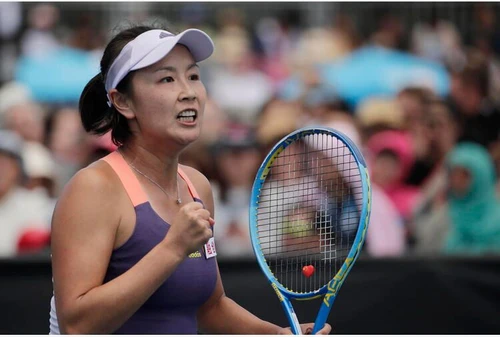MeToo anche in Cina ma la censura insabbia tutto cancellate le accuse della star del tennis Peng Shuai