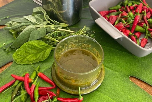 La ricetta della deliziosa salsina al peperoncino jalapeno ed erbe aromatiche