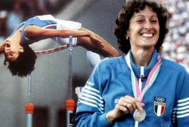 Sara Simeoni rievoca le olimpiadi nellex Urss del 1980 senza inno e bandiera Ecco cosa cantò sul podio