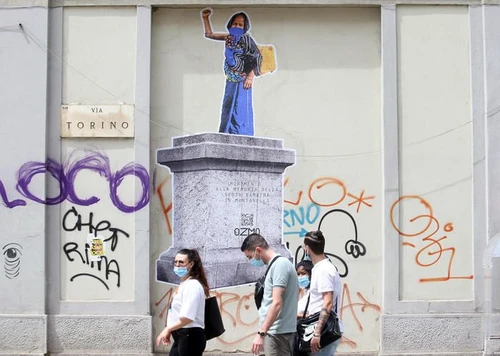 Una statua anche per Destà lomaggio dello street artist Ozmo alla Sposa Bambina di Montanelli