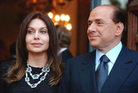Divorzio BerlusconiLario Silvio � autosufficiente Lei Voglio lo stesso tenore di vita
