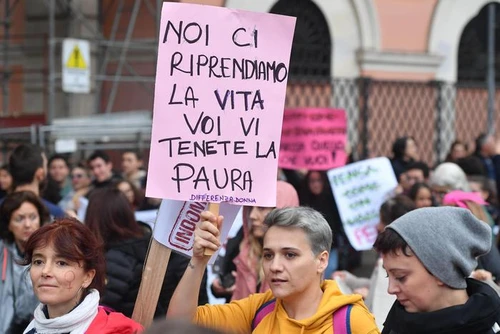 La mappa della violenza contro le donne vittime e carnefici soprattutto italiani Pronta la mobilitazione