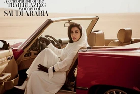 Donne al volante in Arabia la principessa in copertina su Vogue e le attiviste in carcere