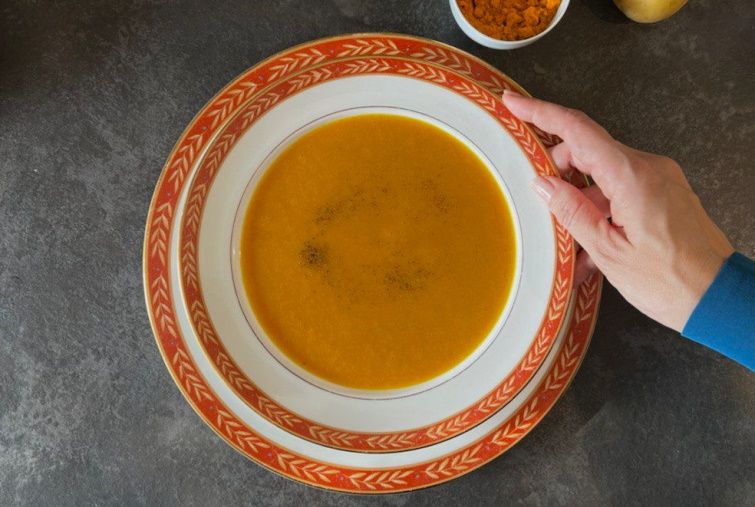 Crema di patate e curcuma, la gustosa ricetta di Angelica Amodei