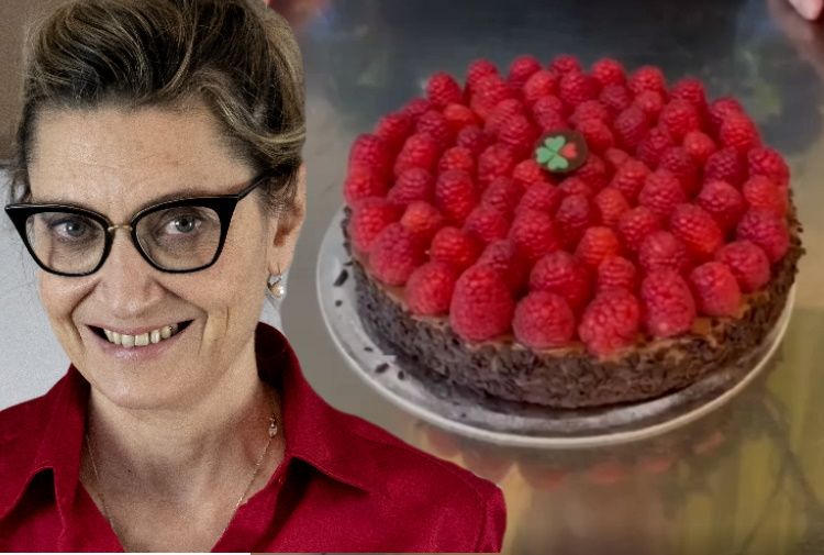 Frau Knam mousse Afrika