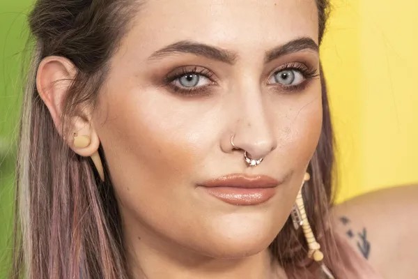 paris jackson shock le droghe mi hanno bucato il naso il racconto sconvolgente della figlia di michael jackson