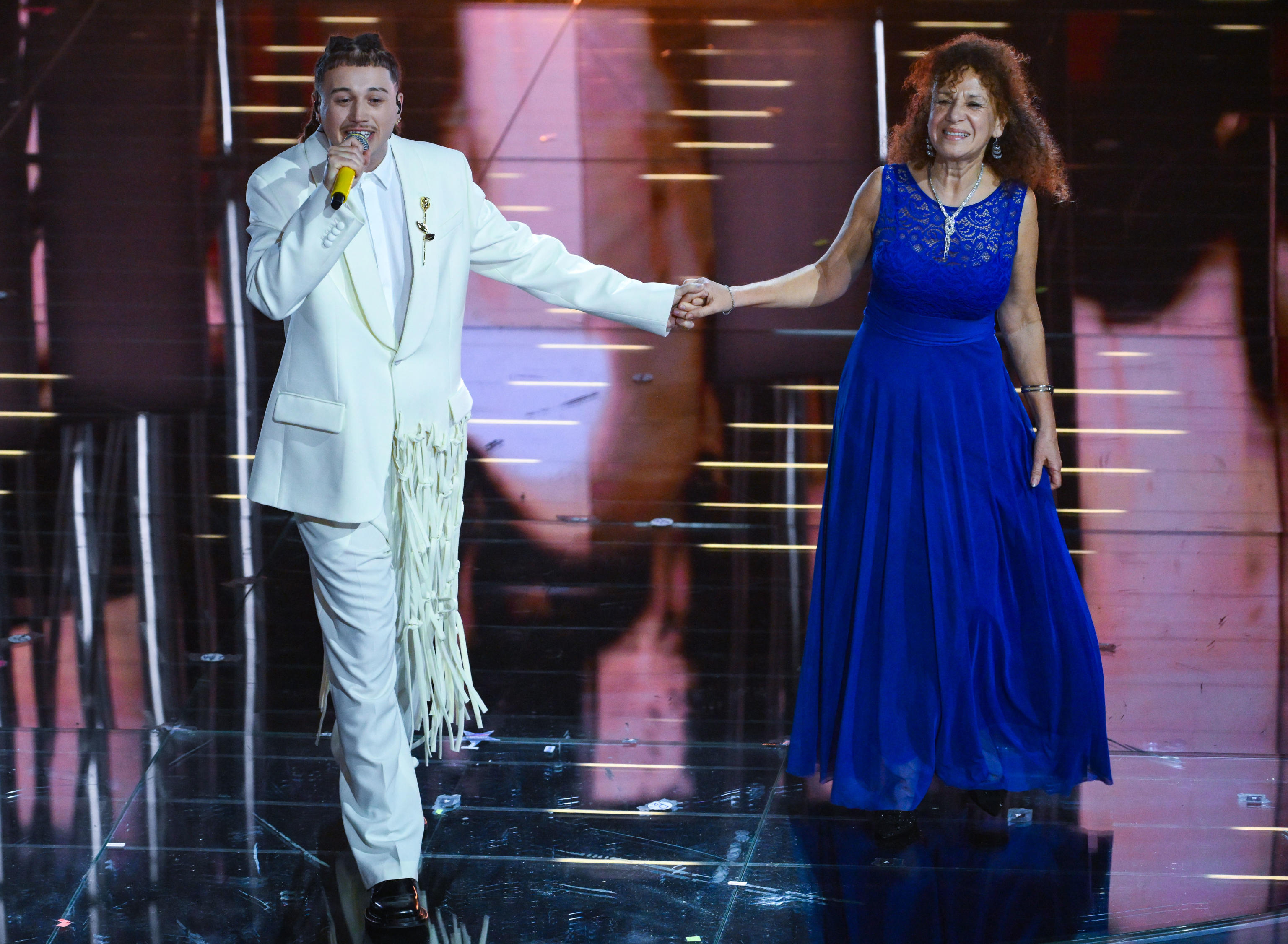 al festival poche donne ma vincono le mamme con sayf samurai jay e serena brancale e i pap224 fanno polemica da Milleunadonna.it al festival poche donne ma vincono le mamme con sayf samurai jay e serena brancale e i pap224 fanno polemica